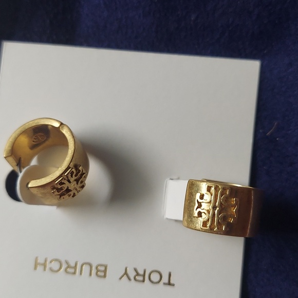 Tory Burch Britten Huggie Earring - Picture 7 of 9